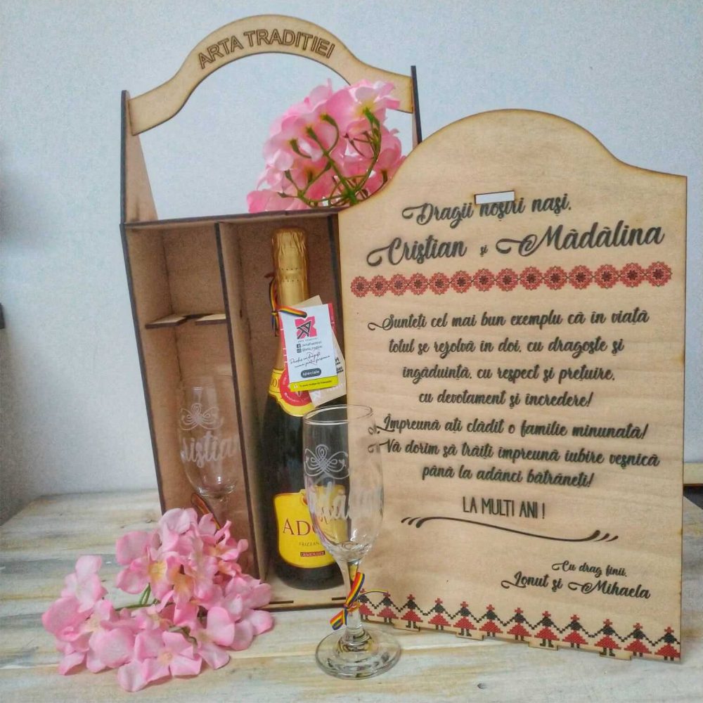 Set cadou personalizat de șampanie, vin, amaretto sau whisky – aniversare cuplu – La mulți ani tradițional