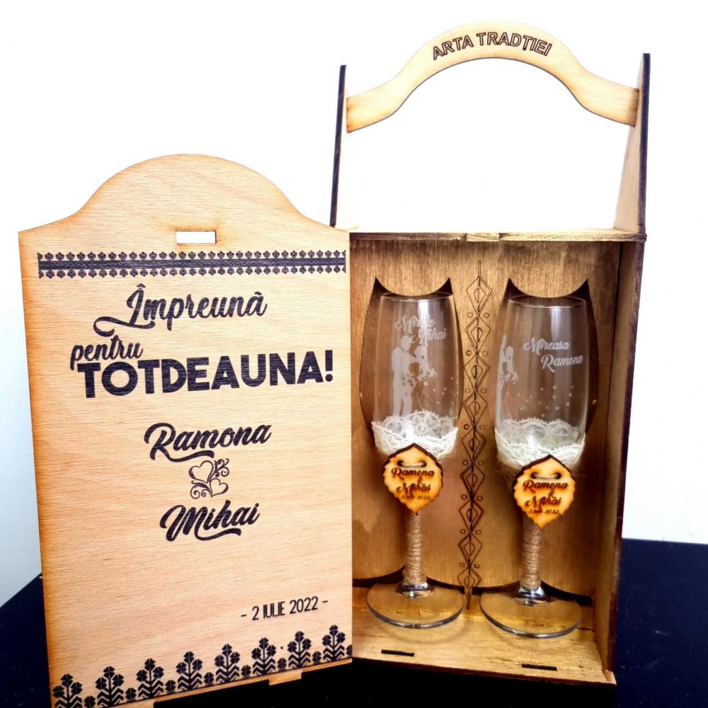 cutie personalizata miri nunta cu pahare rustice